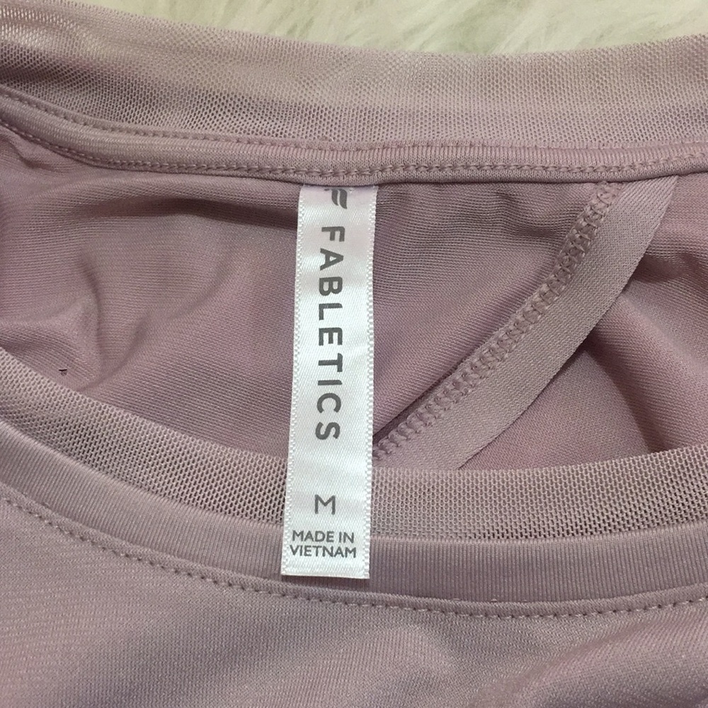 Pink fabletics open back tee. - Picture 3 of 3